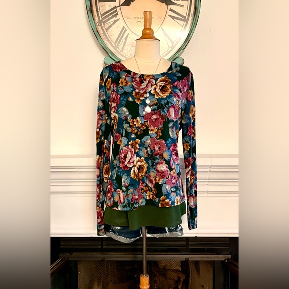 Bobeau Blue and Pink Floral Blouse - Picture 4 of 11